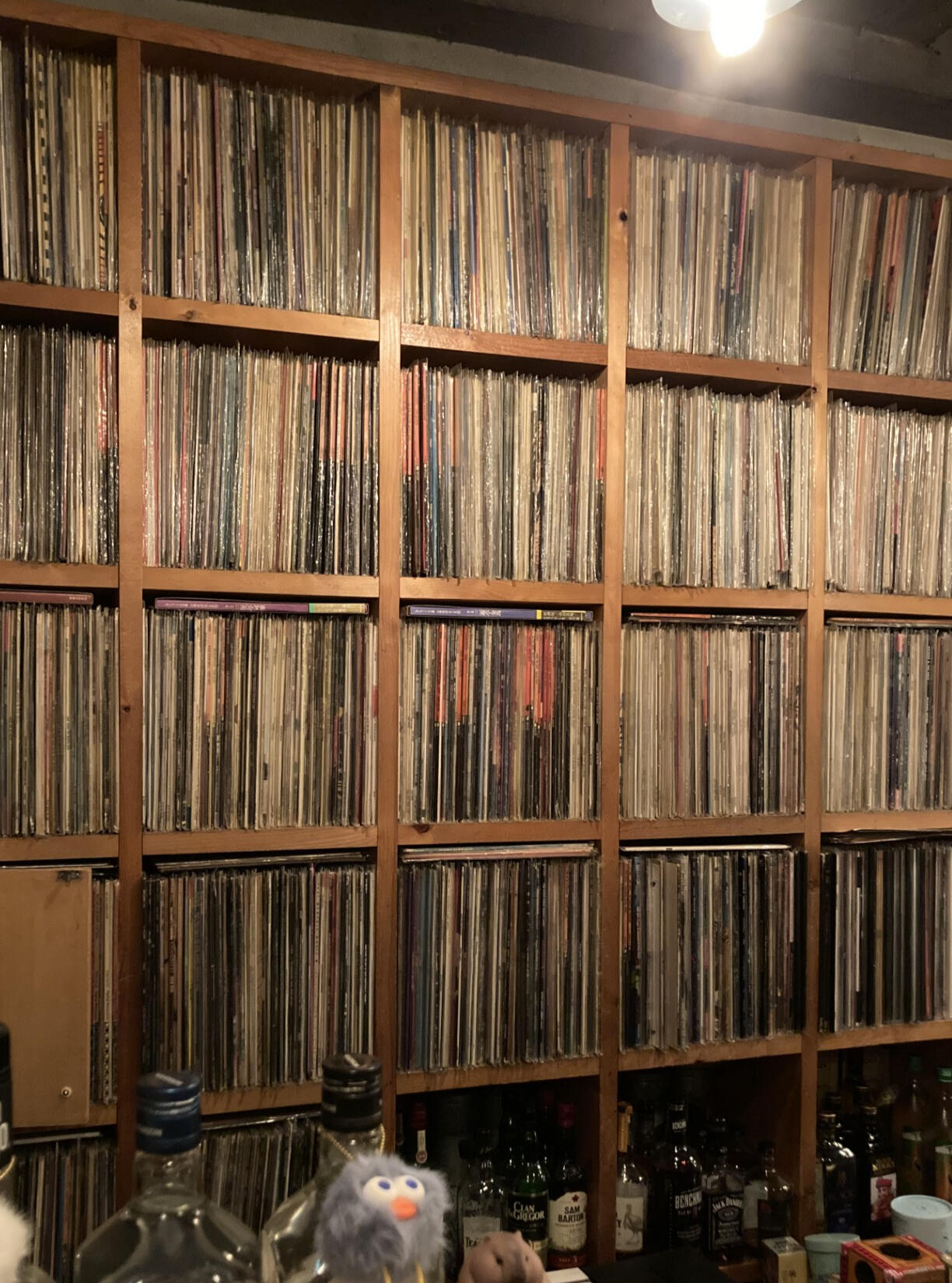 Tokyo Jazz Tours | Private Jazz Kissa & Live Club Evenings Private, small-group evening tours exploring Tokyo's jazz kissas and live clubs. Hosted by long-time jazz devotees and working musicians.